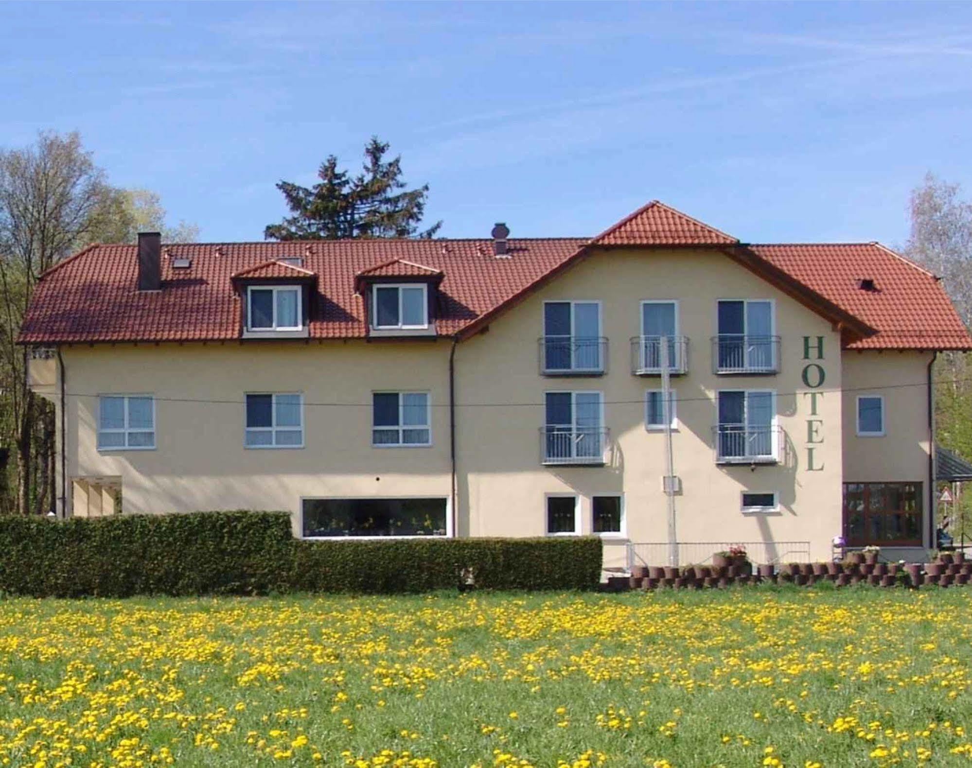 Hotel & Restaurant Dornweiler Hof Illertissen Kültér fotó