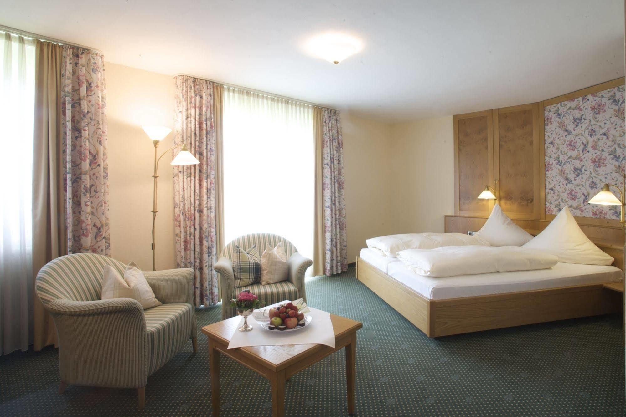 Hotel & Restaurant Dornweiler Hof Illertissen Kültér fotó