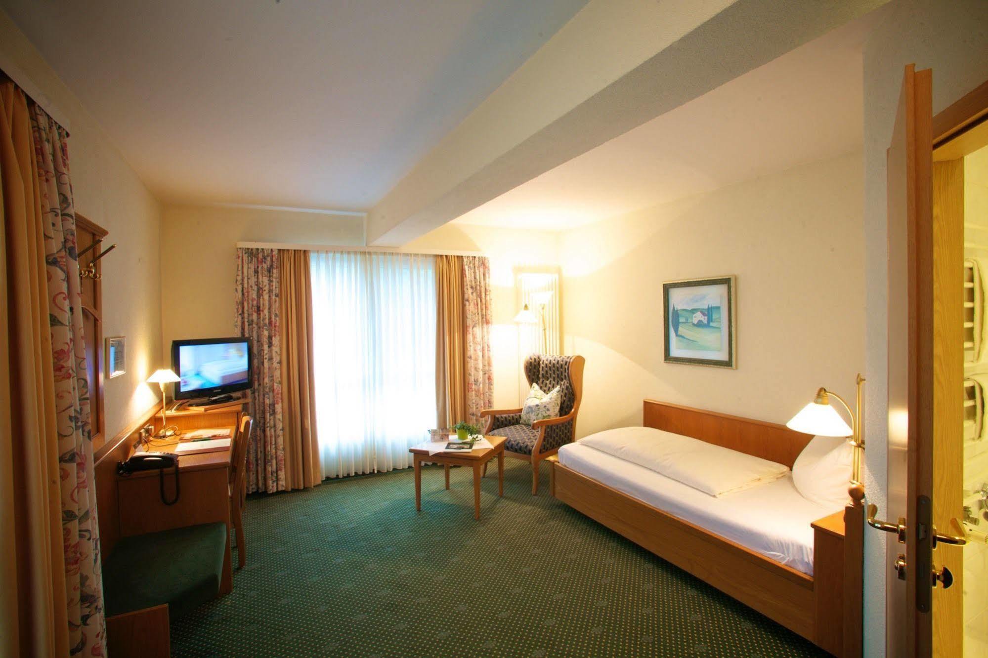 Hotel & Restaurant Dornweiler Hof Illertissen Kültér fotó